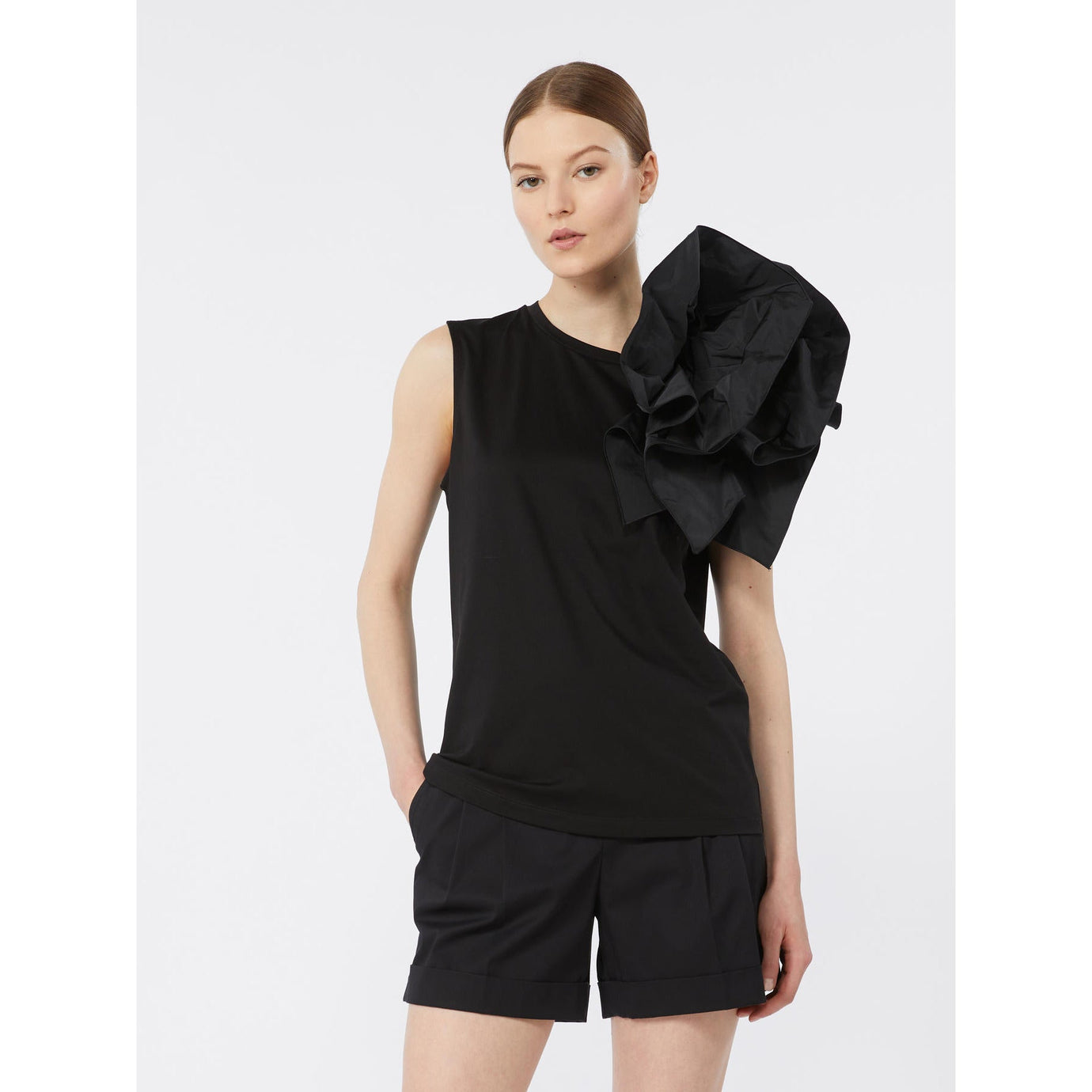 STUDIO ELEGANTE SS26 EXIT 2