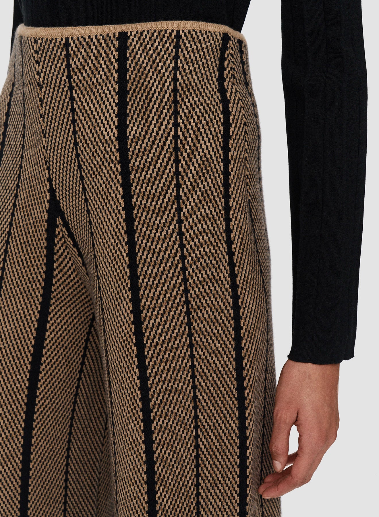 PANTS CHEVRON BLACK/OAK