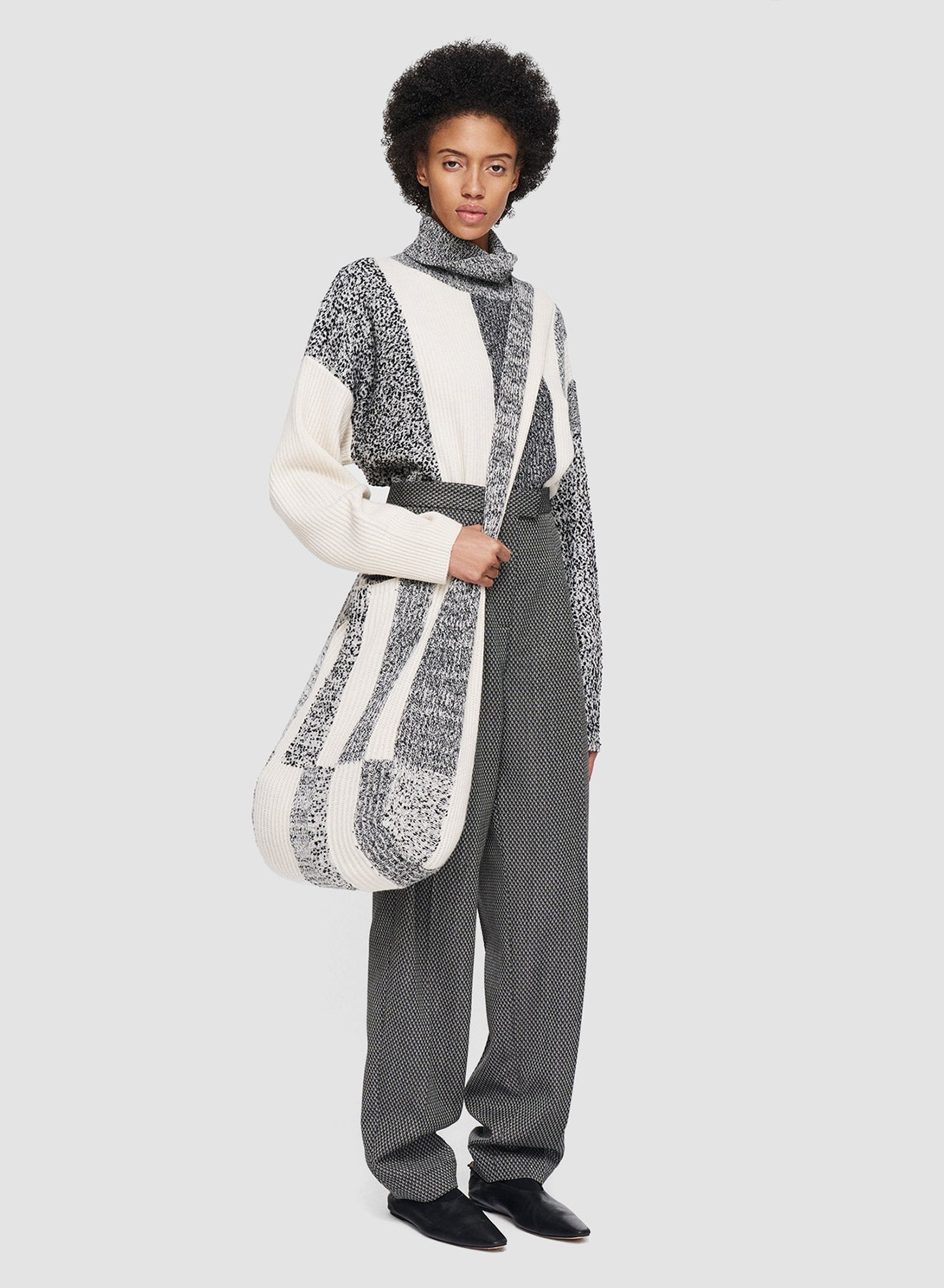 SHOULDER BAG IVORY/BLACK