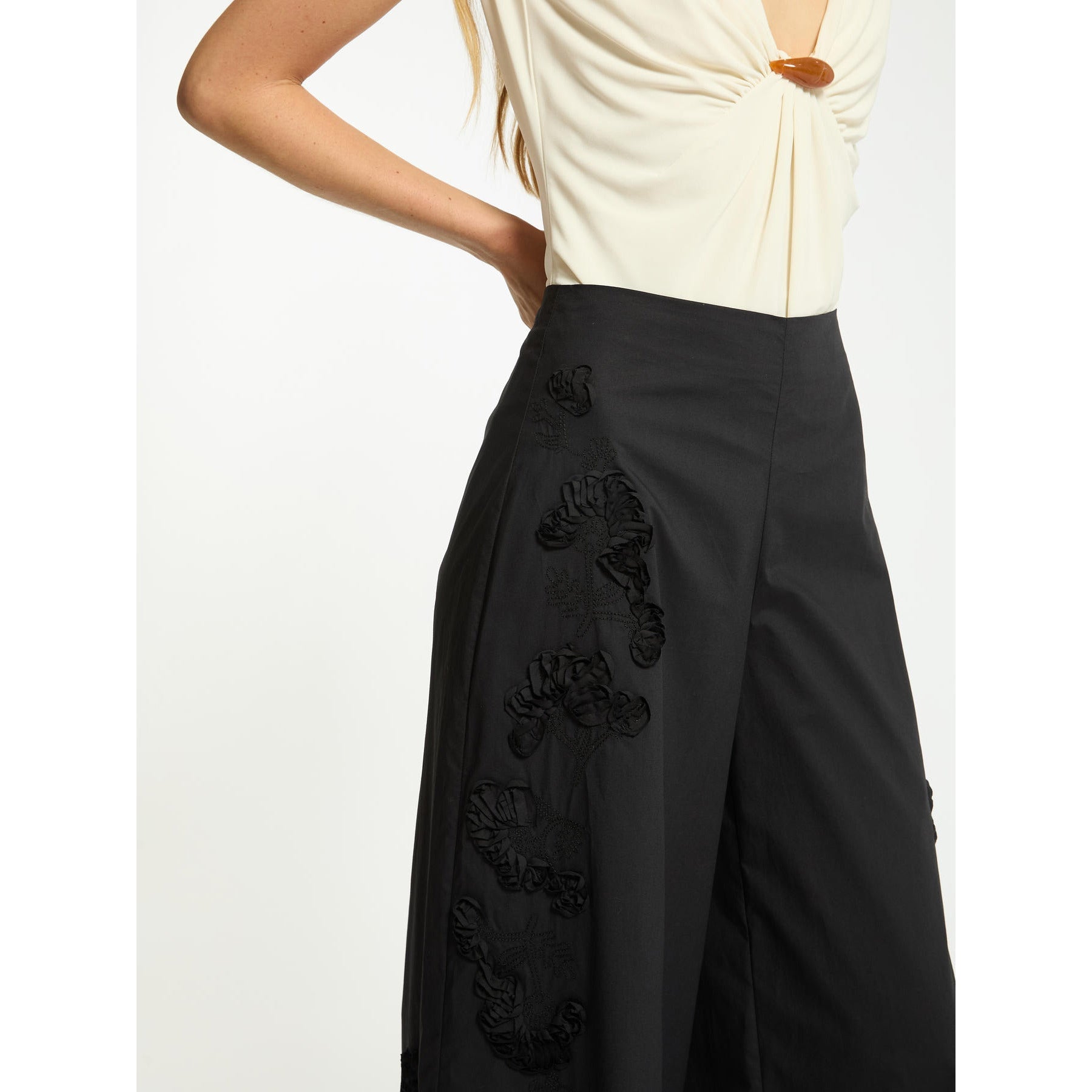 resolved:gid://shopify/Product/10403227828546