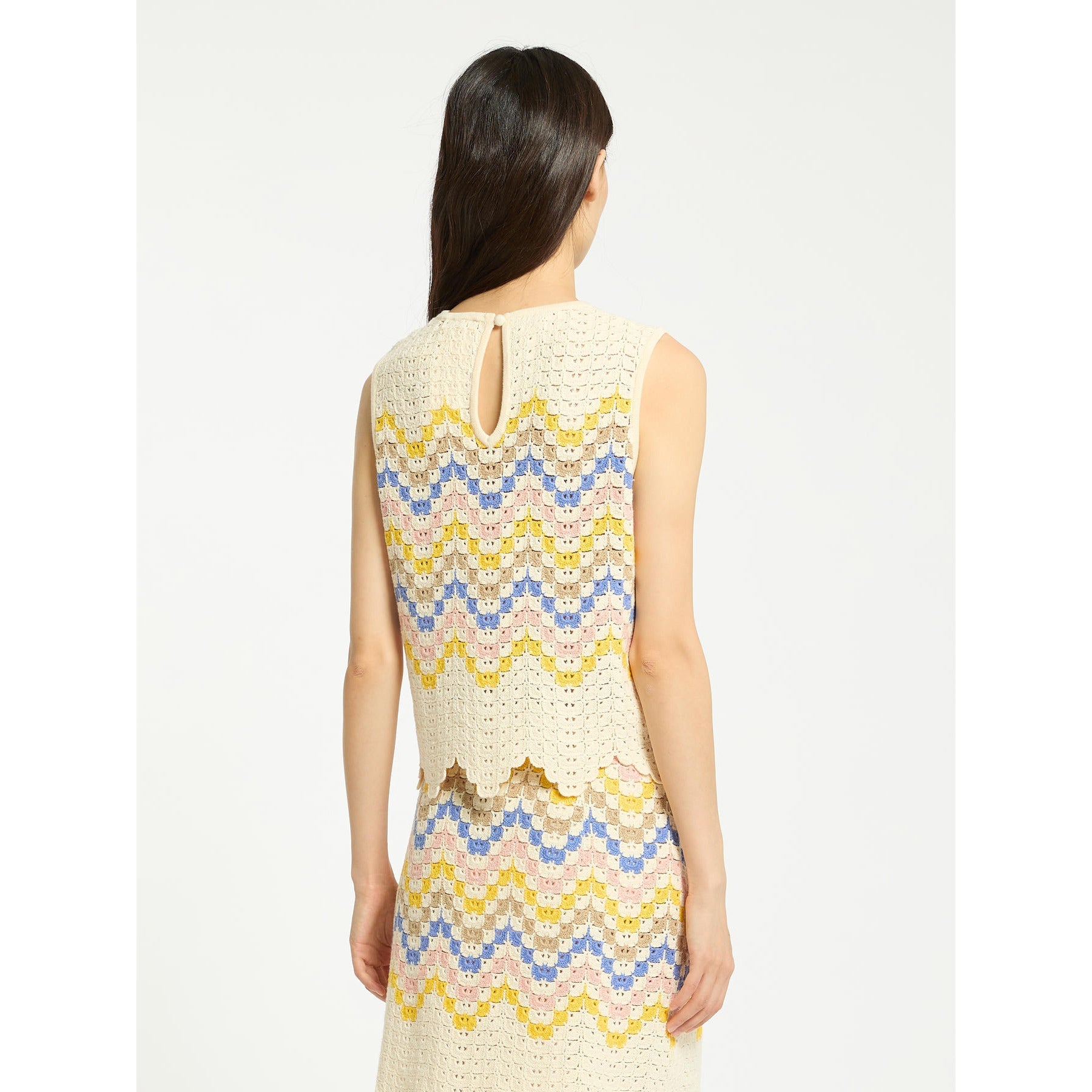 resolved:gid://shopify/Product/10403229335874