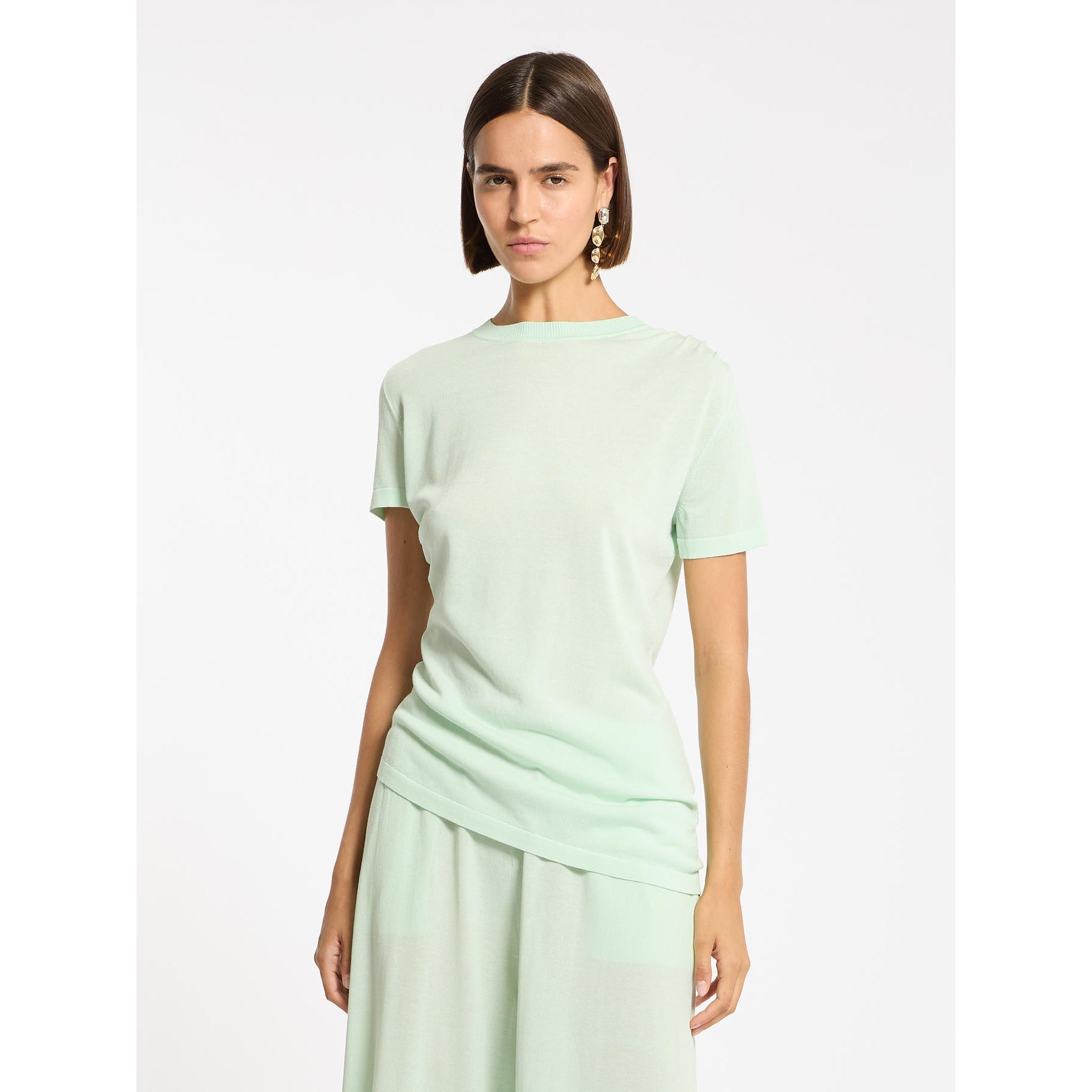 resolved:gid://shopify/Product/10403234087234