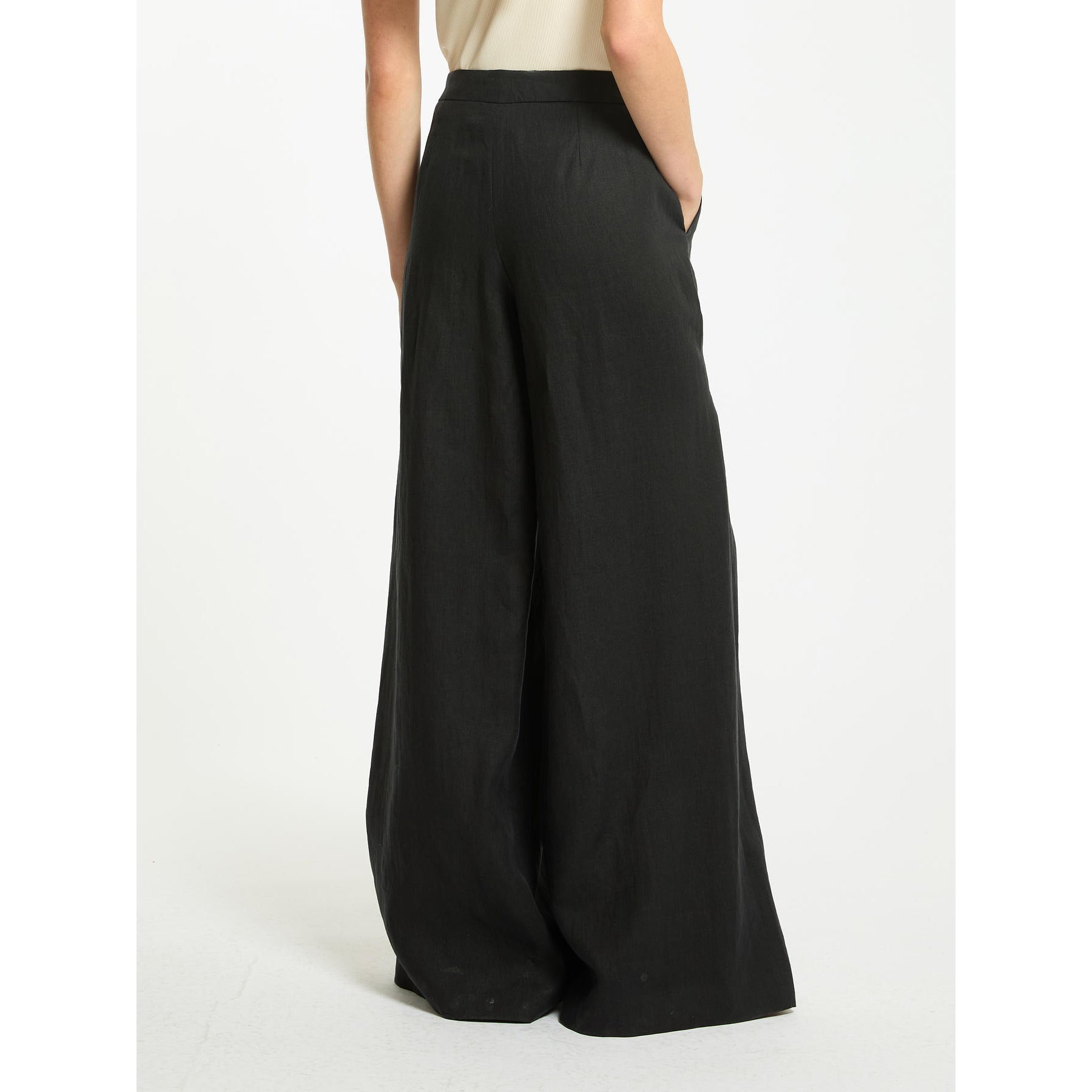resolved:gid://shopify/Product/10403235234114