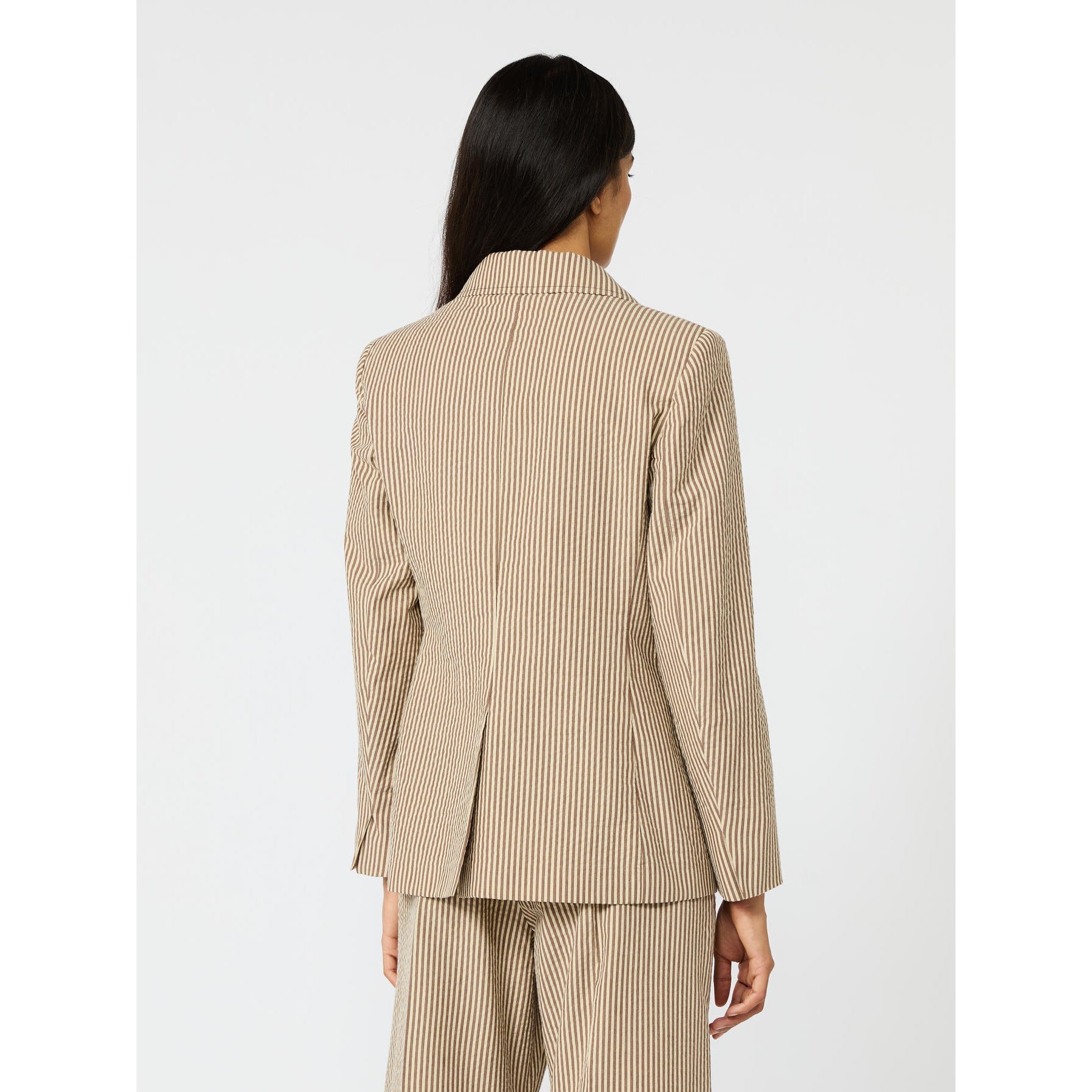 resolved:gid://shopify/Product/10416975577410