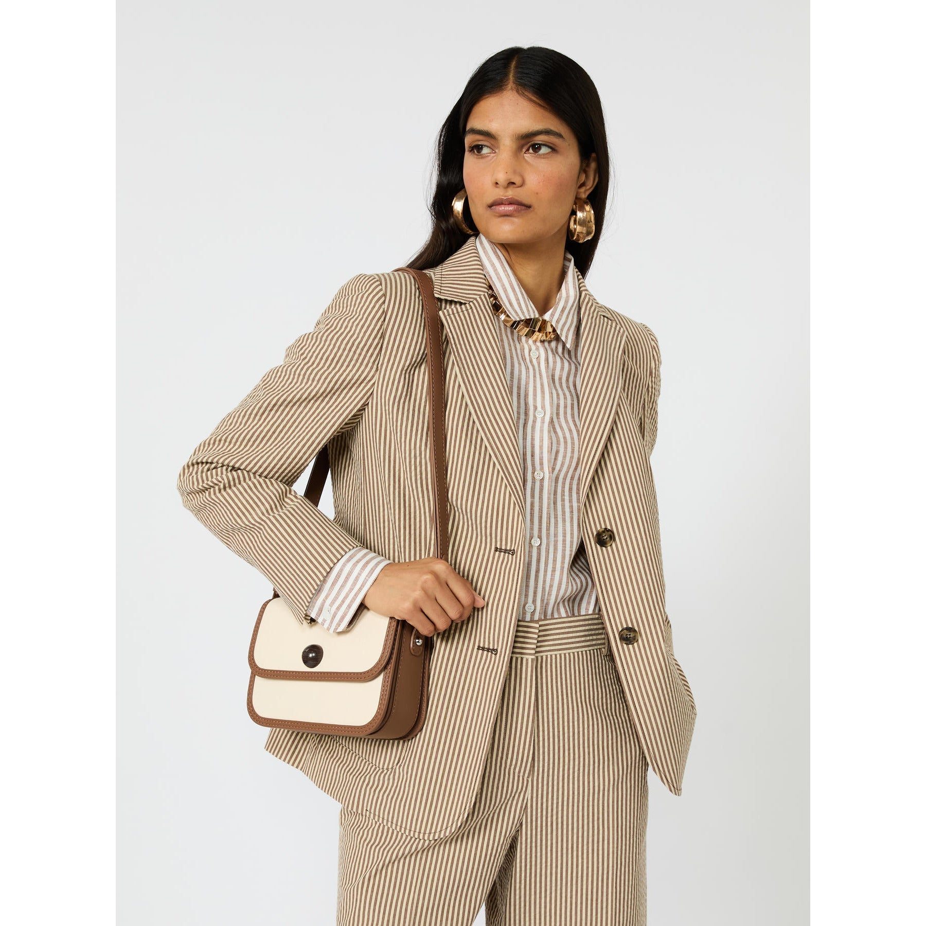 resolved:gid://shopify/Product/10416975577410